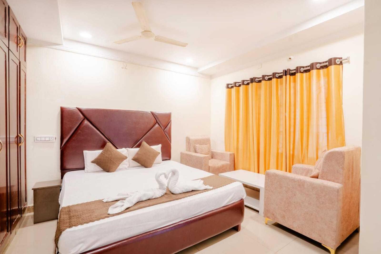 Oyo Surya Teja Residency Hotell Khammam Exteriör bild
