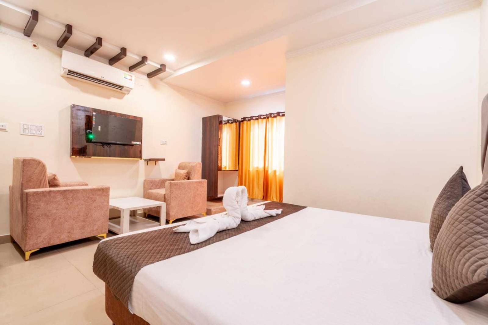Oyo Surya Teja Residency Hotell Khammam Exteriör bild
